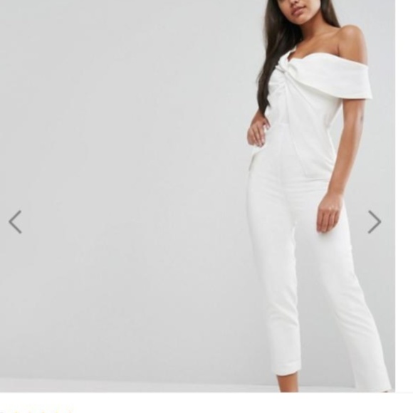 Lavish Alice Asymmetric shoulder twist jumpsuit - Picture 2 of 6